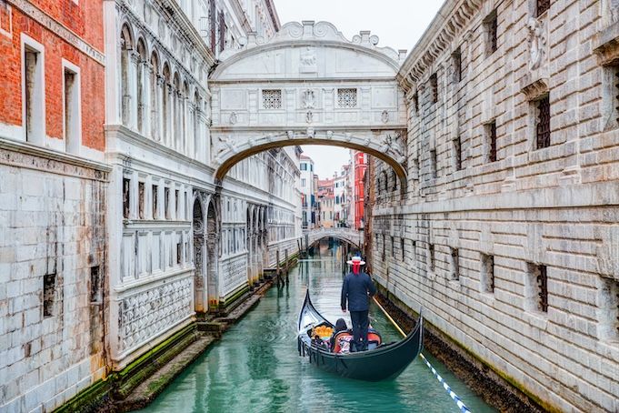 Morning walking tour of Venice with St. Mark's Basilica and gondola ride