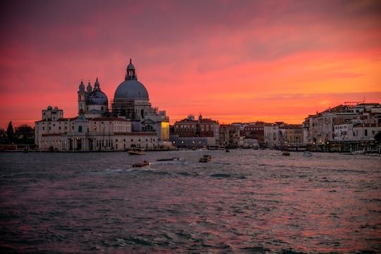 Venice panoramic boat tour with aperitif at sunset