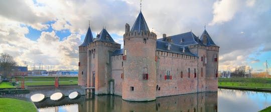 Luxury sightseeing tour of Muiderslot with private transportation from Amsterdam