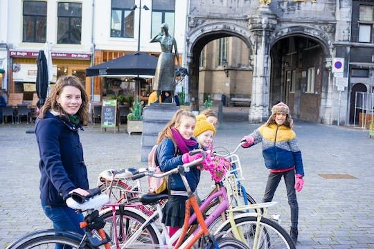 Nijmegen self-guided family quiz tour by bike with lunch