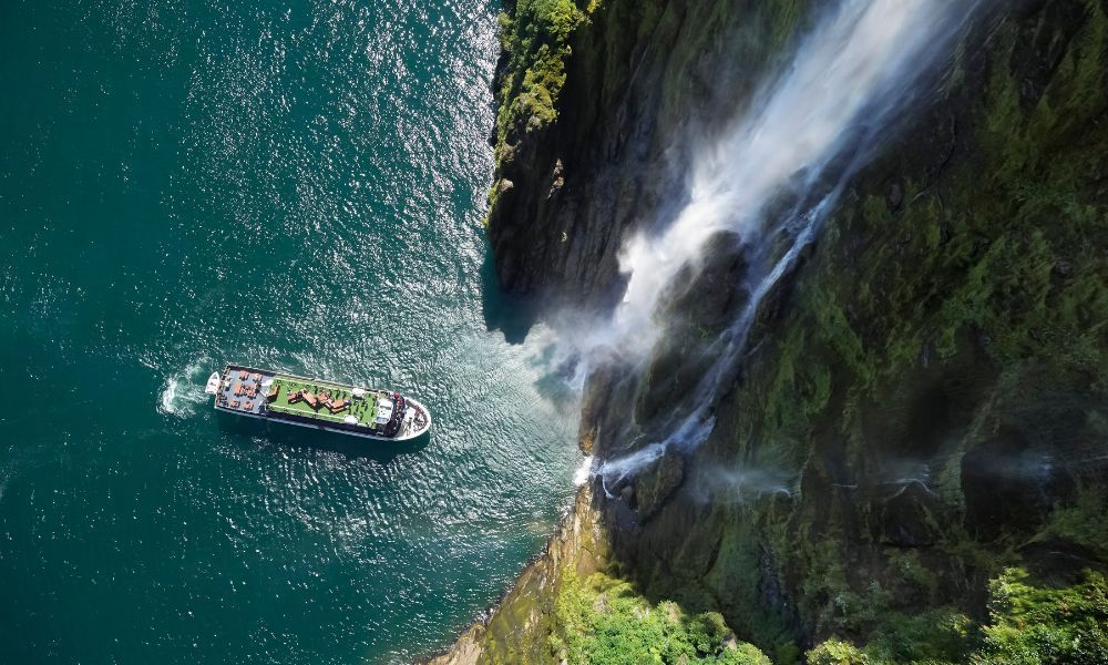 Milford Sound Coach and Cruise Departing Te Anau