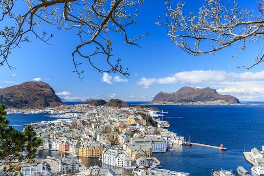 City Sightseeing hop-on hop-off bus tour of Ålesund