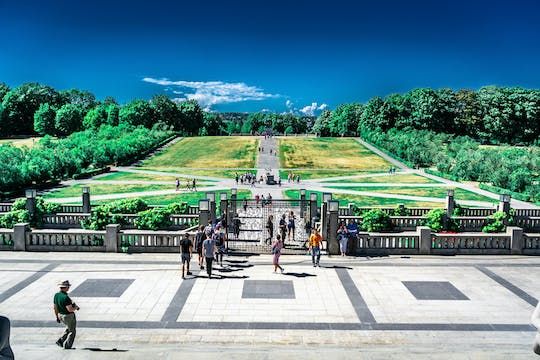 Enjoy Vigeland Park in a private tour