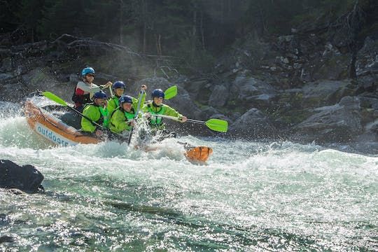 Whitewater rafting in the Raundal river