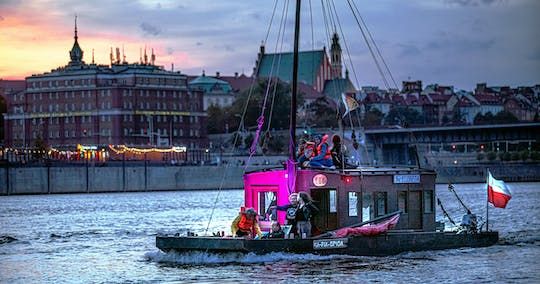 Sightseeing cruise along the River Vistula in Warsaw