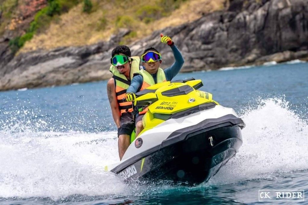 สัมผัสประสบการณ์การผจญภัยทางน้ำกับ E-JETSKI & WATER SPORTS I ภูเก็ต