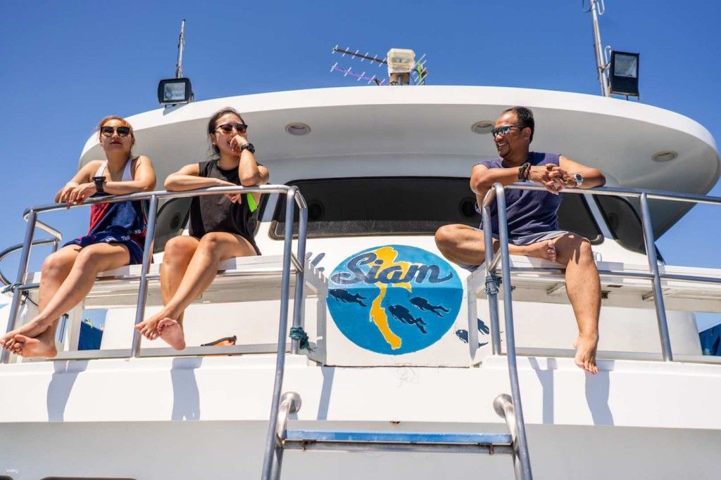 Similan Full Day Liveaboard and Diving Experience from Phuket