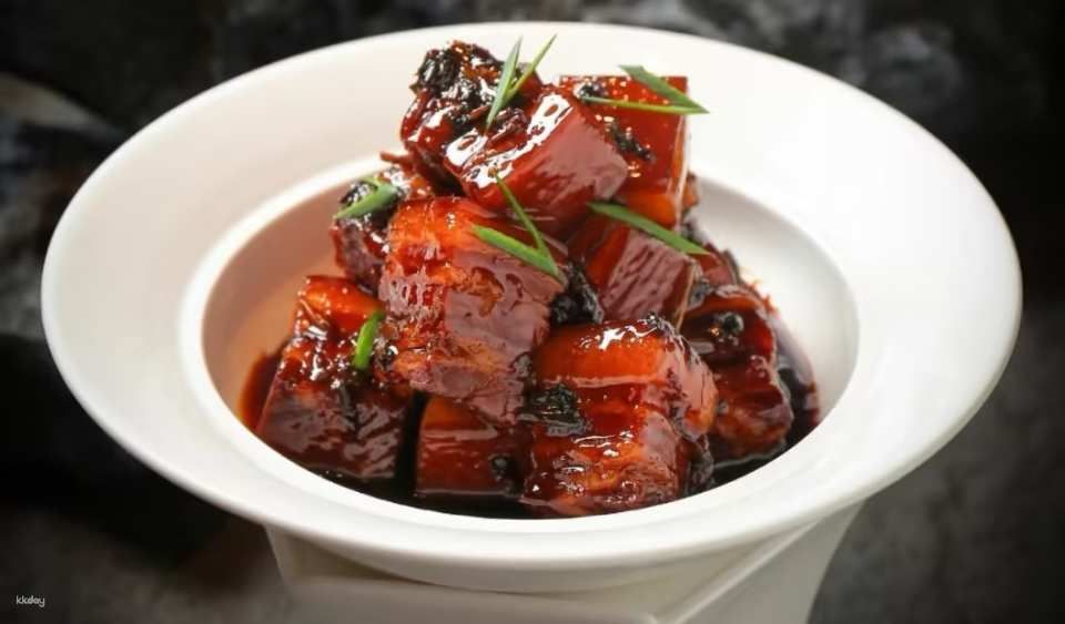 【ประเทศจีน】อาหารเซี่ยงไฮ้คลาสสิกจากเซี่ยงไฮ้บันด์ (หมูตุ๋น/เต้าหู้ไข่กุ้งและปู/ซี่โครงหมูเซี่ยงไฮ้โบราณและเค้กข้าว)