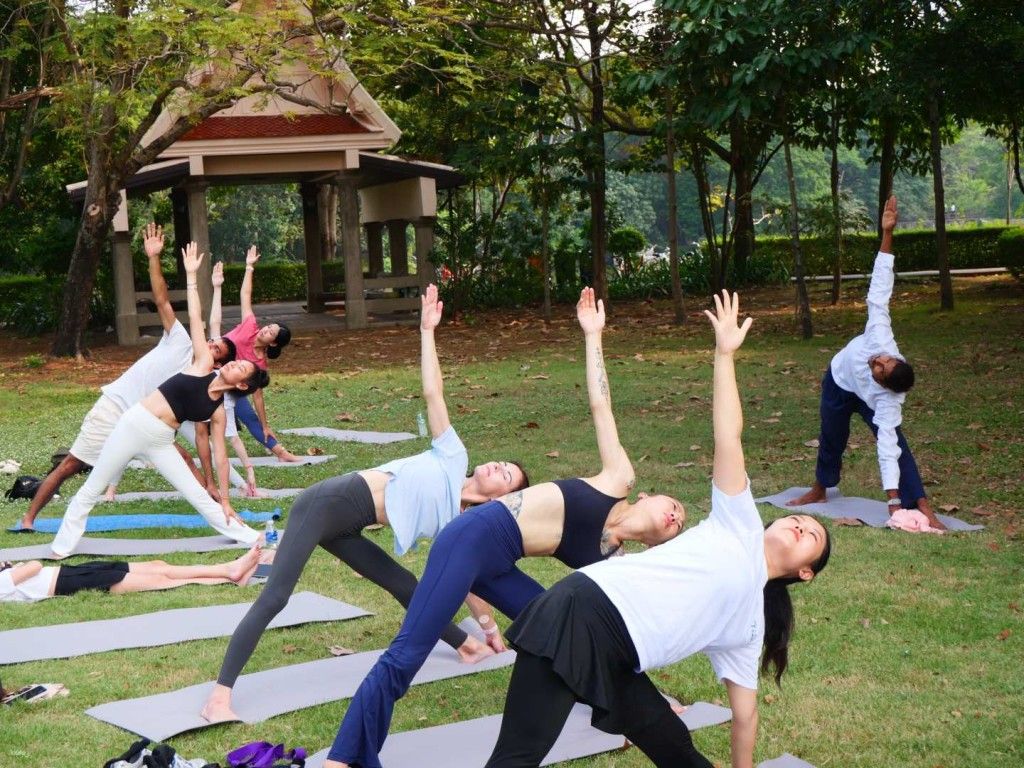 คลาสโยคะที่ Embrace Energy Yoga กรุงเทพมหานคร