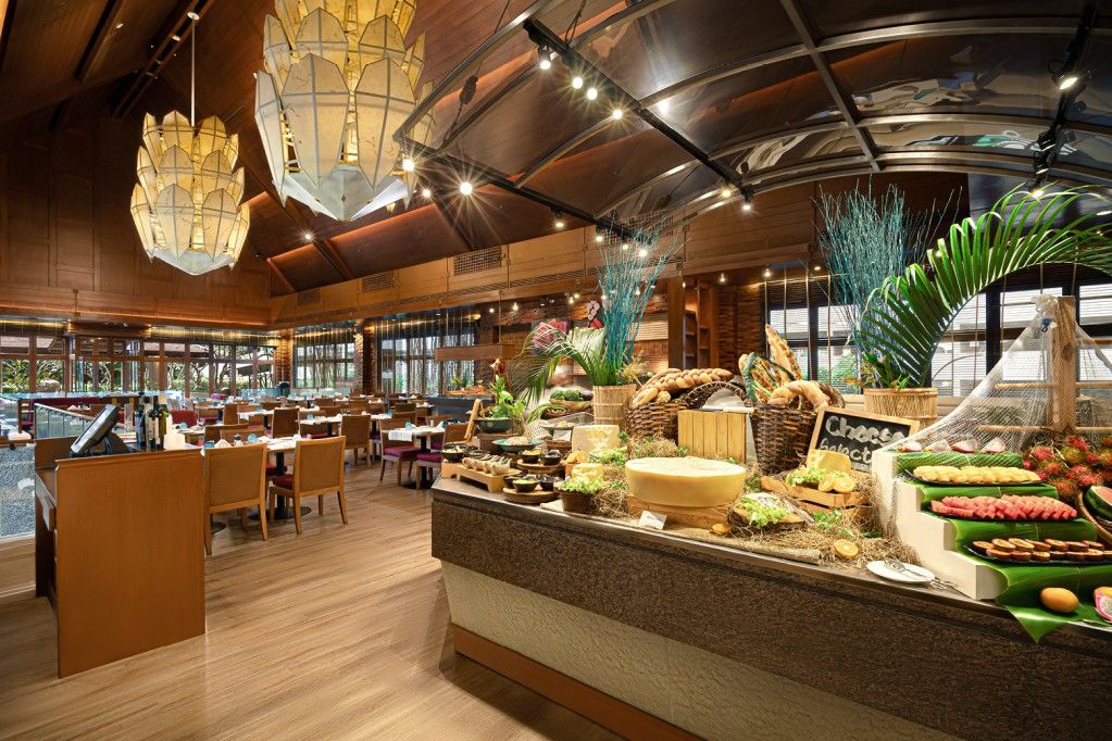 Dinner Seafood Buffet Night FRI Only at Kad Kafe Restaurant at Shangri-La Hotel Chiang Mai