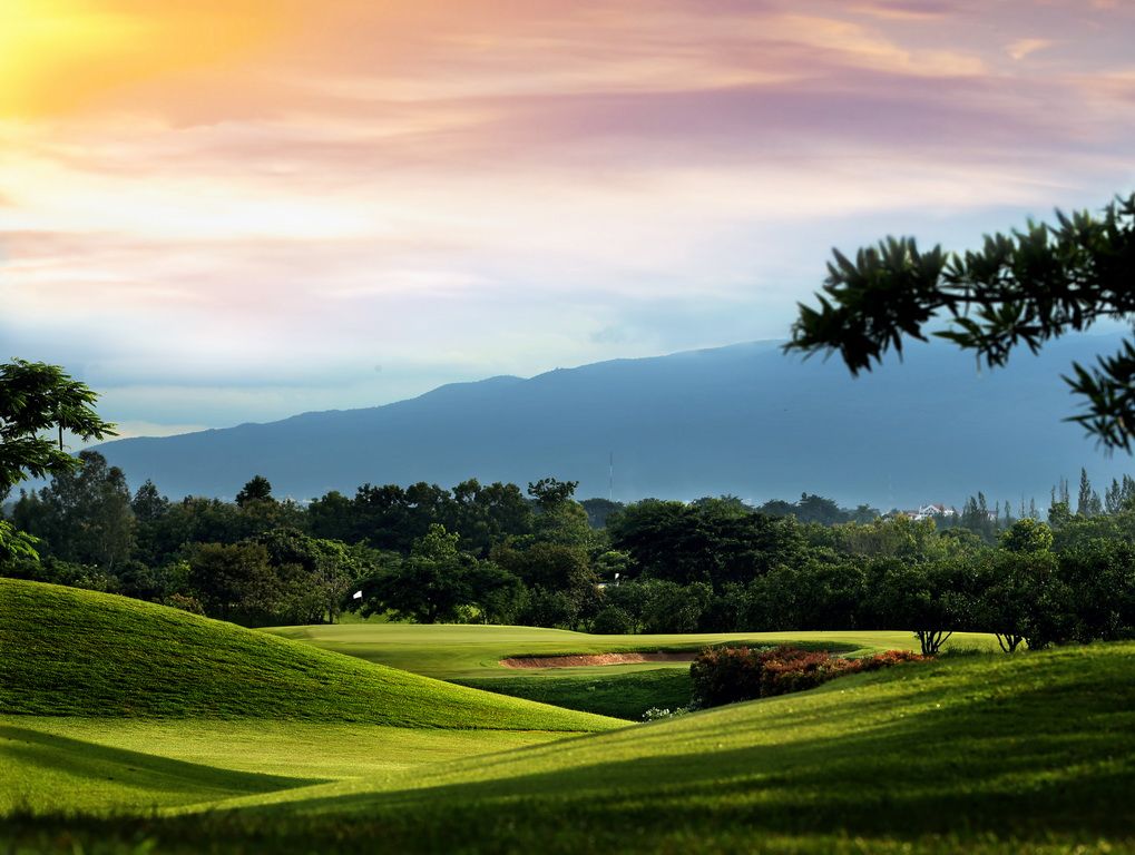 MAE JO GOLF CLUB