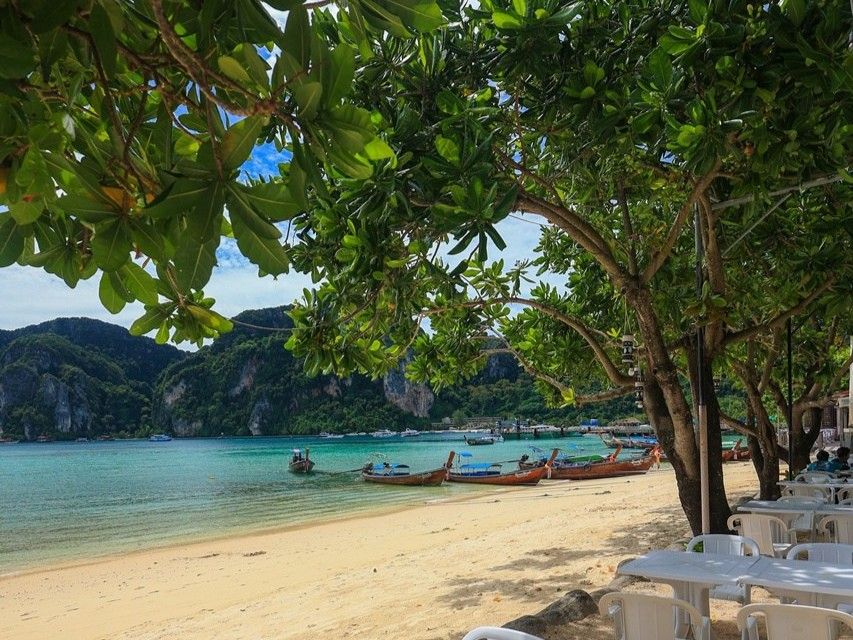 Phi Phi Islands & Maiton Sunset Tour with Long-tail Boat