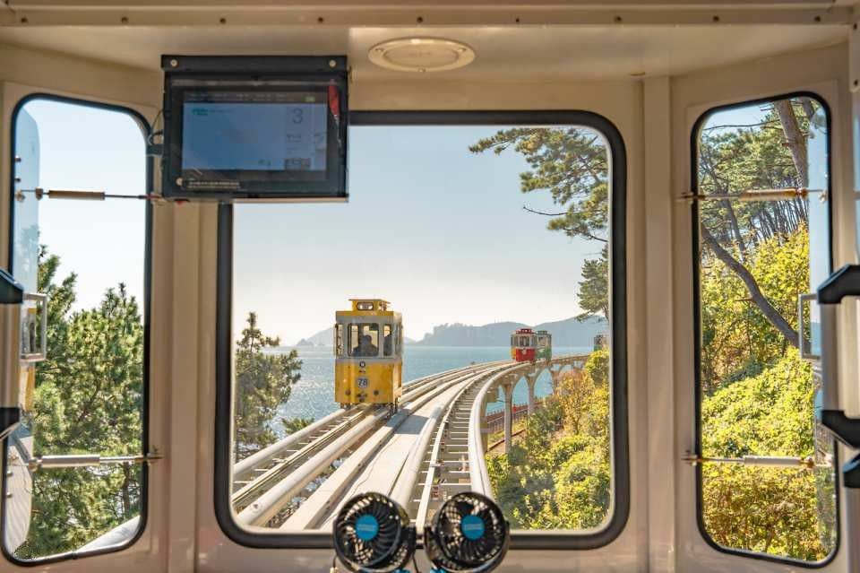 ตั๋วรถไฟแคปซูล (Sky Capsule) และรถไฟชายหาดแฮอุนแด ปูซาน