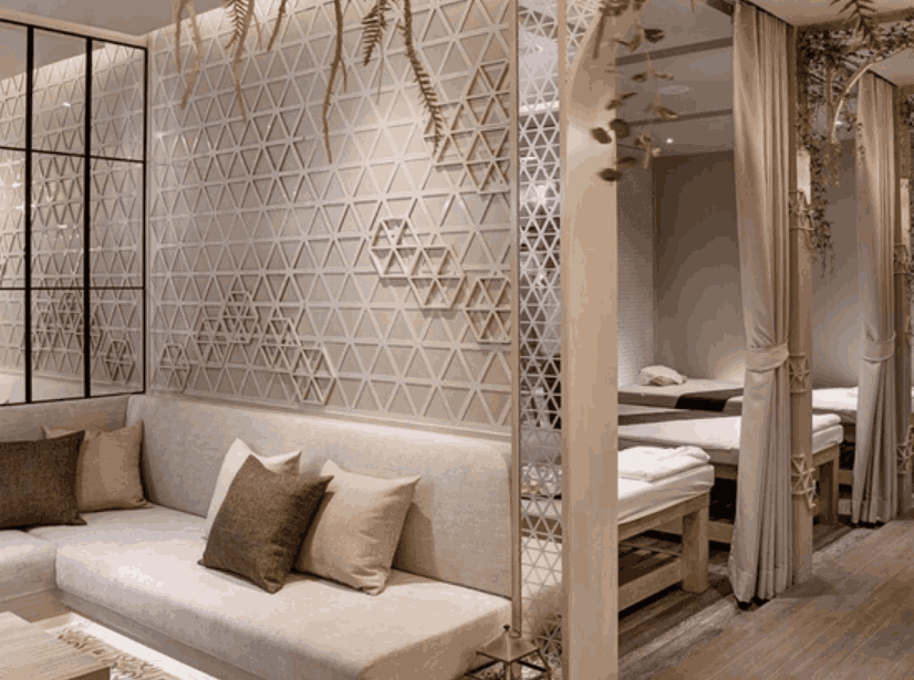 De Rest Spa & Thai Massage at Maneeya Center in Bangkok