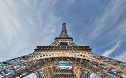 หอไอเฟล (Eiffel Tower) ในช่องทางพิเศษโดยไม่ต้องต่อคิว พร้อมกับโฮสต์