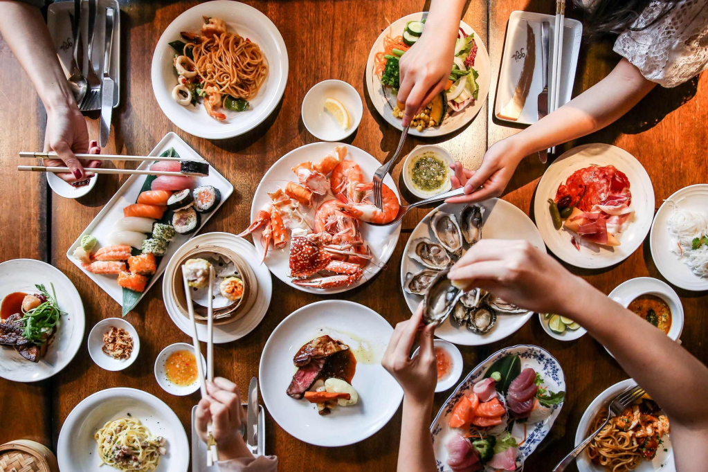 โกจิ คิทเช่น + บาร์ บุฟเฟต์นานาชาติ ณ โรงแรมแบงค็อก แมริออท มาร์คีส์ ควีนส์ปาร์ค