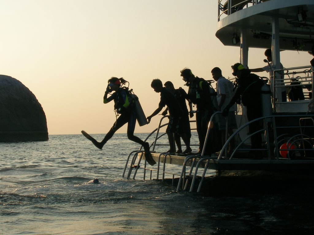 Scuba diving with top-notch equipment