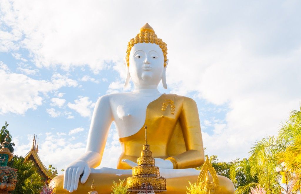 Chiang Mai Temples Tour: Wat Chedi Luang & Doi Kham (Transfer)