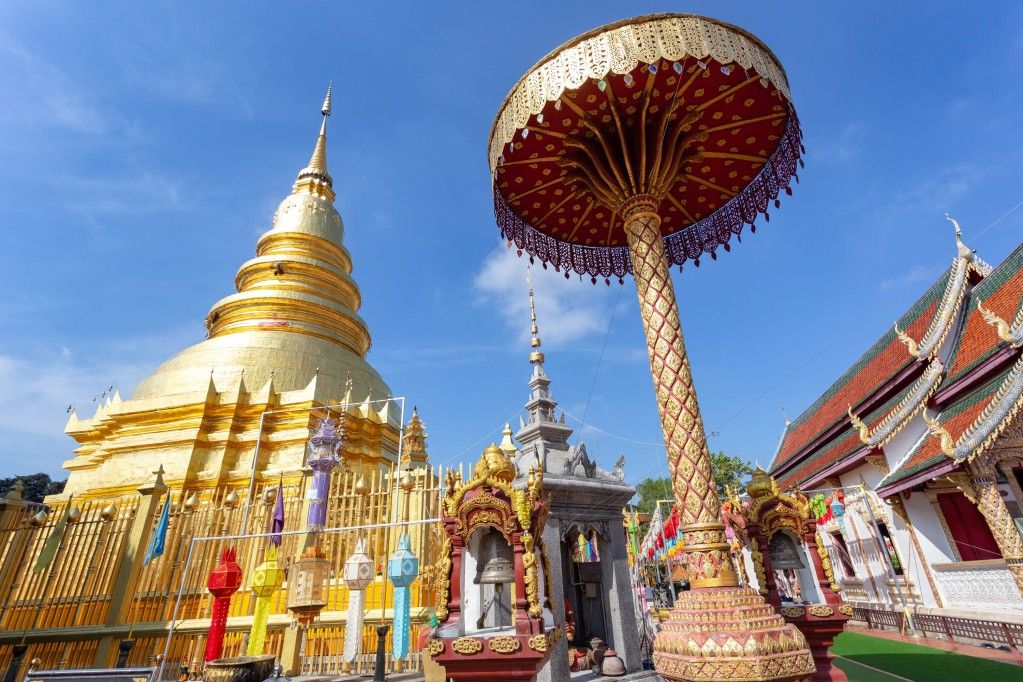 ท่องเที่ยวเมืองเก่าลำพูน สักการะพระธาตุประจำปีระกา พร้อมรถรับ-ส่งจากตัวเมืองเชียงใหม่