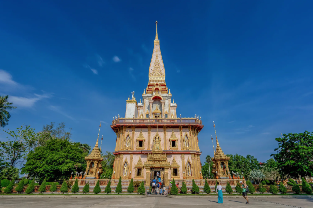 Phuket Old Town & Famous Temples Tour