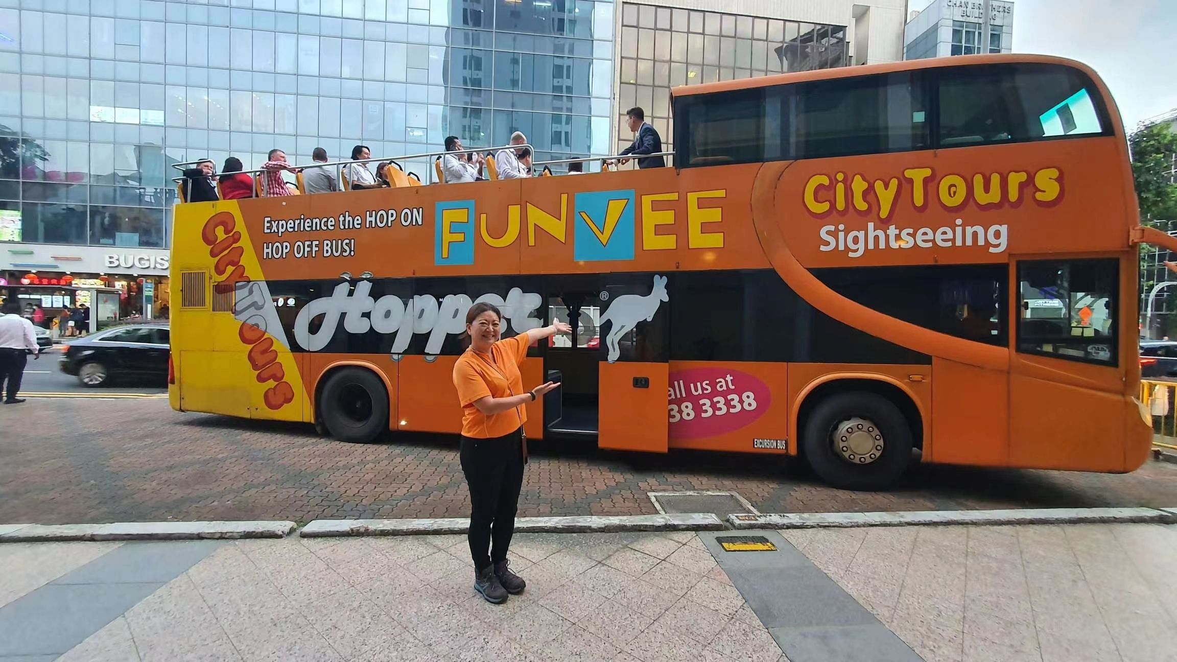 ทัวร์รถบัสเปิดประทุน FunVee พร้อมอาหารเช้า
