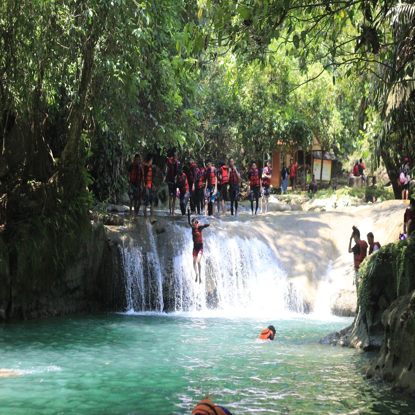 ล่องแพตัวที่ Green Valley Citumang
