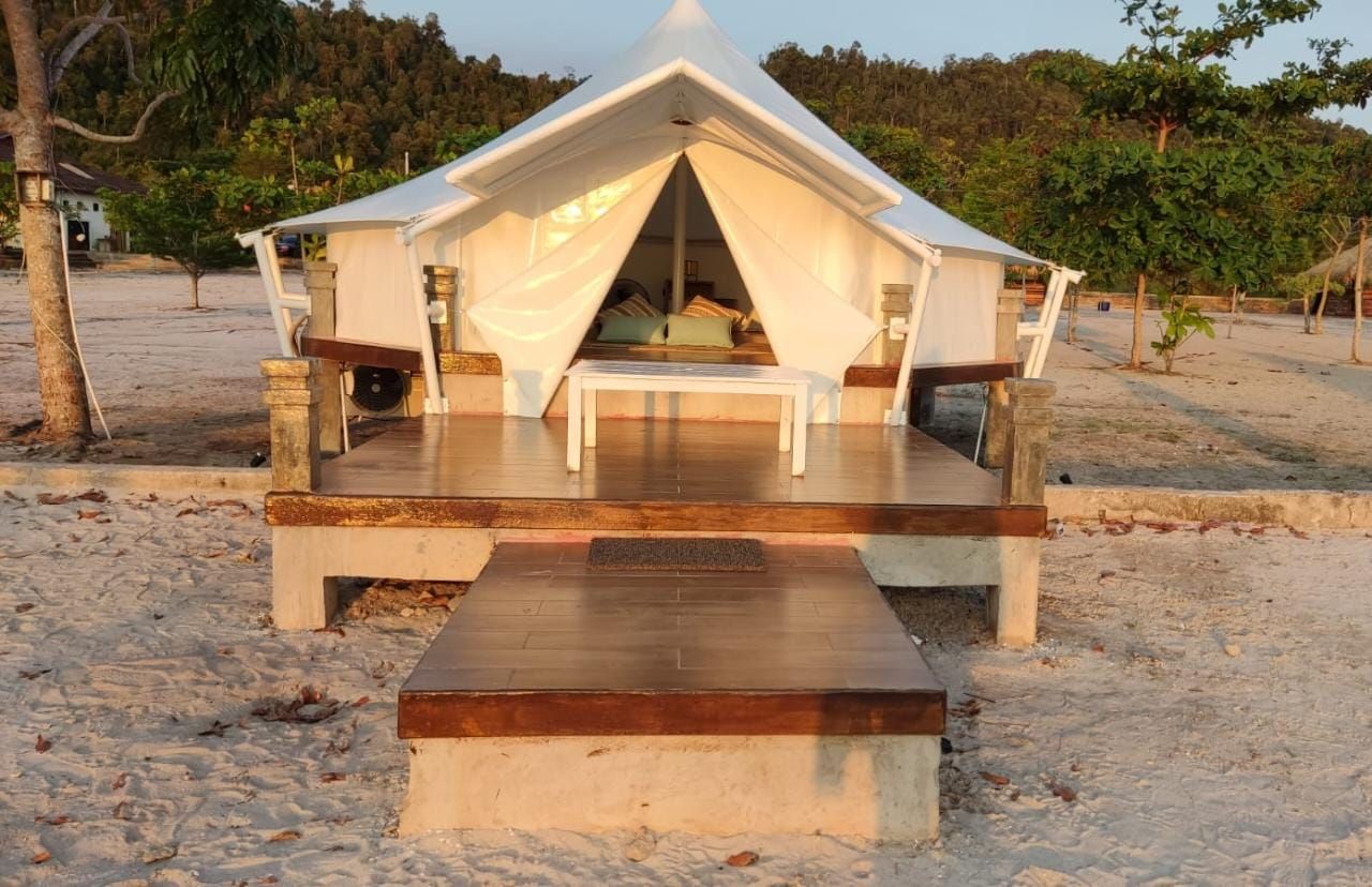 แคมป์ปิ้งหรู (Luxury Glamping)