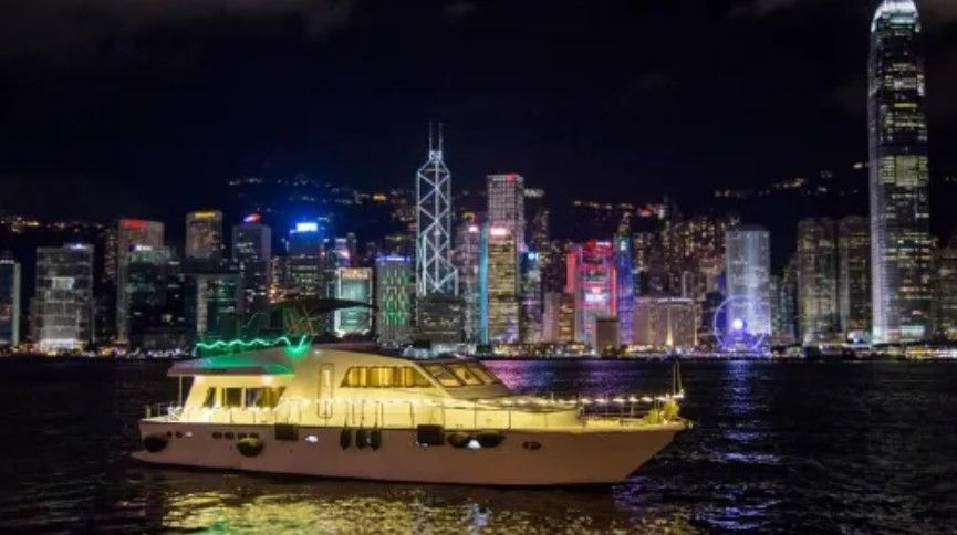 Victoria Harbour Cruise DREAMER