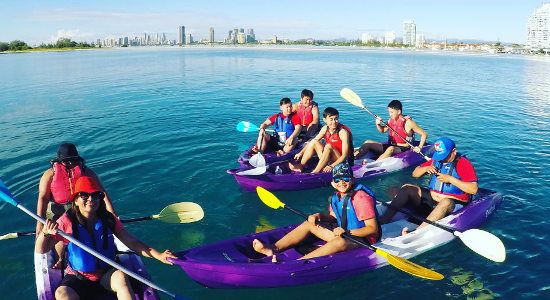 ทัวร์พายเรือคายัคและดำน้ำตื้นชมโลมาตอนเช้าที่โกลด์โคสต์