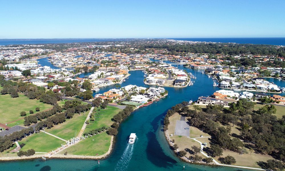 Mandurah Dolphin Watching and Scenic Marine Cruise