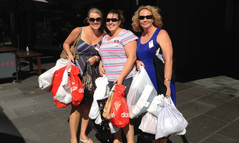 Melbourne Shopping and Champagne Sightseeing Tour