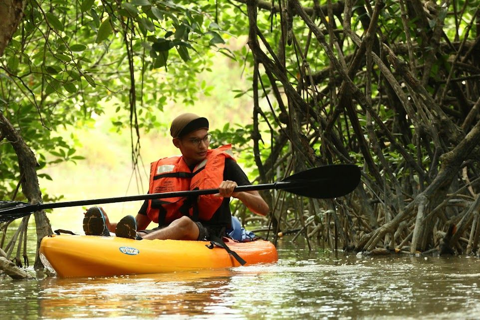 ผจญภัยพายเรือคายัคในแม่น้ำเลบัม