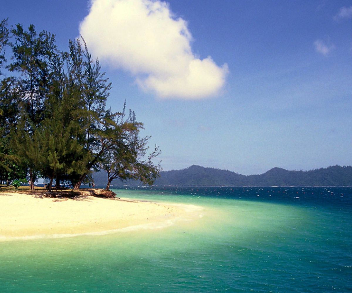 การท่องเที่ยวเกาะมามูติกและเกาะซาปี
