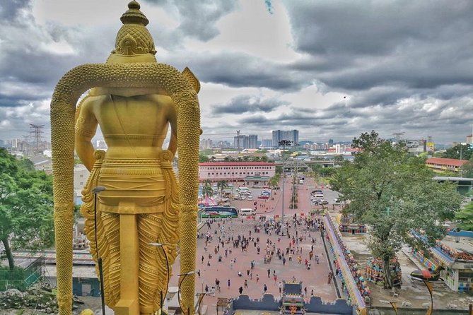 ทัวร์ส่วนตัวถ้ำบาตู มัสยิดแห่งชาติ และศาสนสถาน พร้อมอาหารกลางวัน