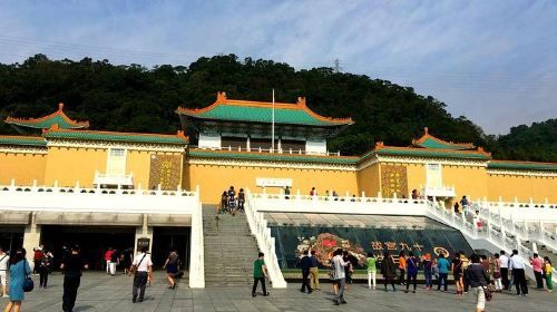 N114 Palace Museum Yangmingshan National Park Tamsui Old Street Taipei Day Tour (10h)
