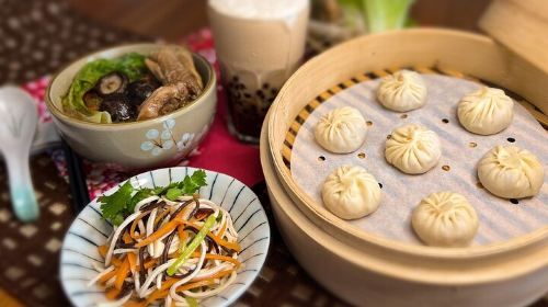 เสี่ยวหลงเปา เส้นหมี่ไก่ราดเห็ดและน้ำมันงา สลัดเต้าหู้เส้น ชาไข่มุก ประสบการณ์อาหารพื้นเมืองไต้หวัน-A (ชั้นเรียนทำอาหารไทเป)