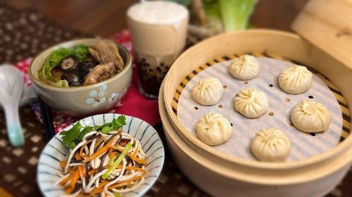 เสี่ยวหลงเปา เส้นหมี่ไก่ราดเห็ดและน้ำมันงา สลัดเต้าหู้เส้น ชาไข่มุก ประสบการณ์อาหารพื้นเมืองไต้หวัน-A (ชั้นเรียนทำอาหารไทเป)