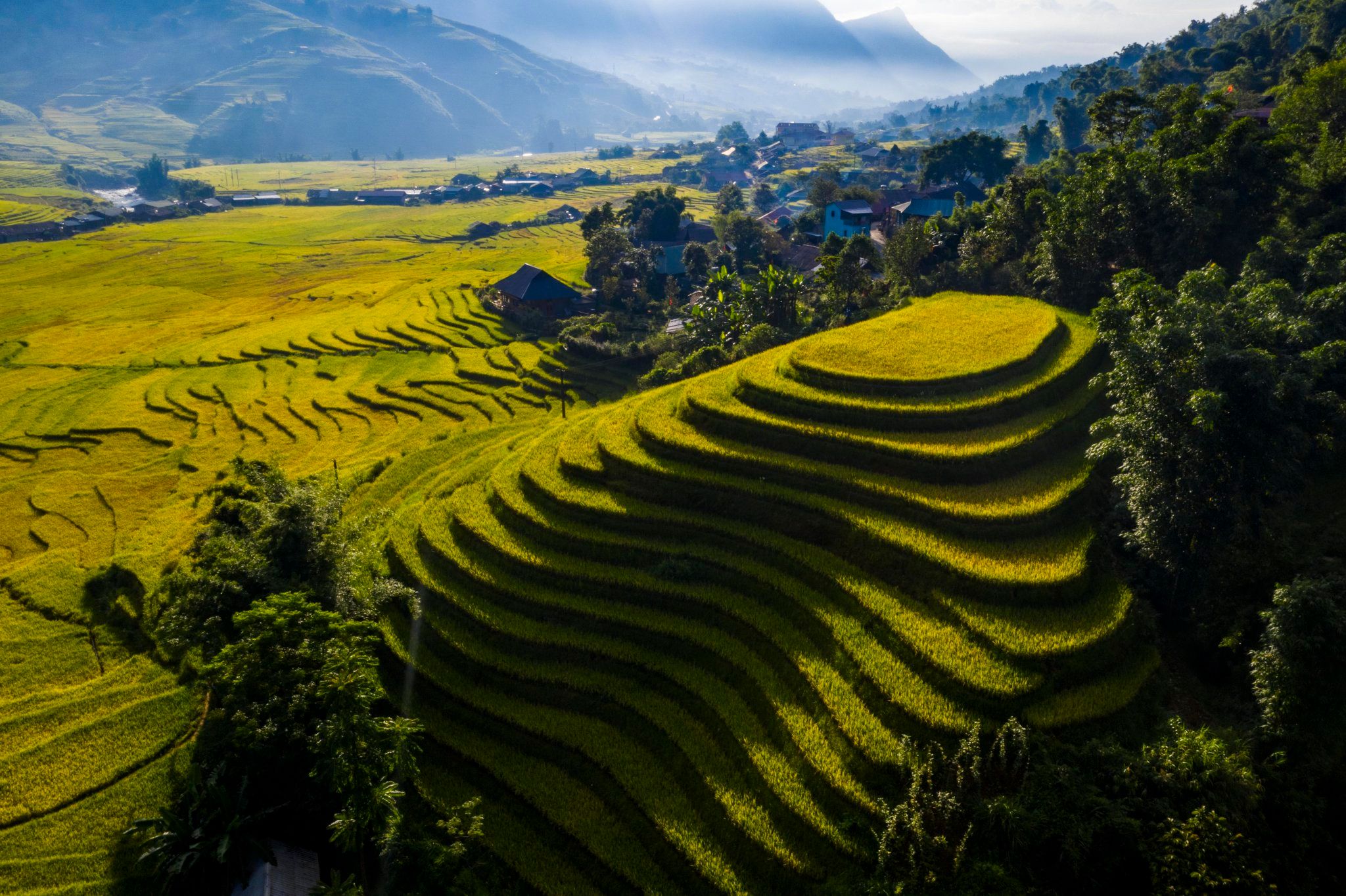 2D1N Sapa Standard Tour with Round-trip Transfers by Limousine