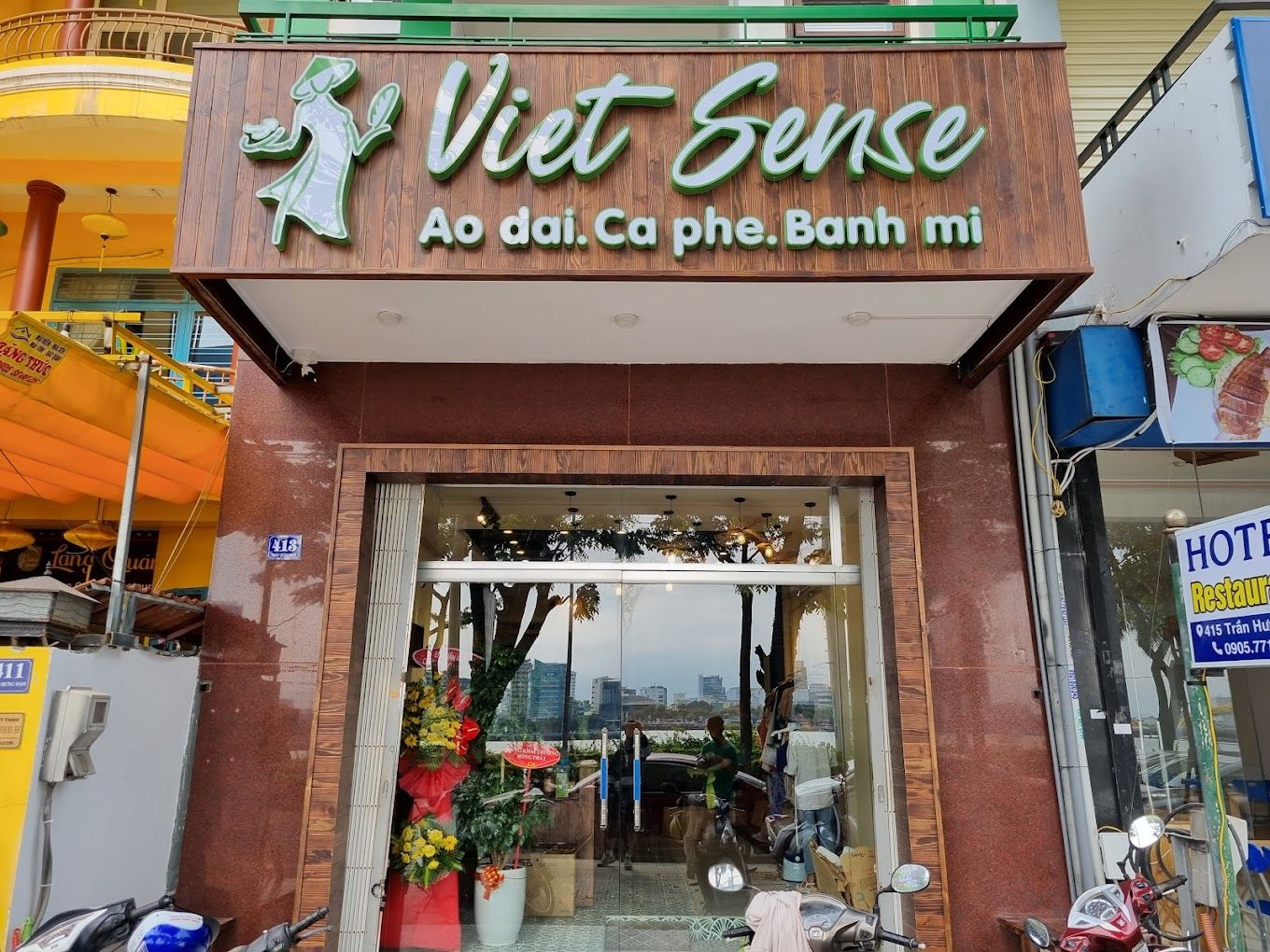 AO DAI Experience in Da Nang (rental + photo shot at the shop 2 hours)