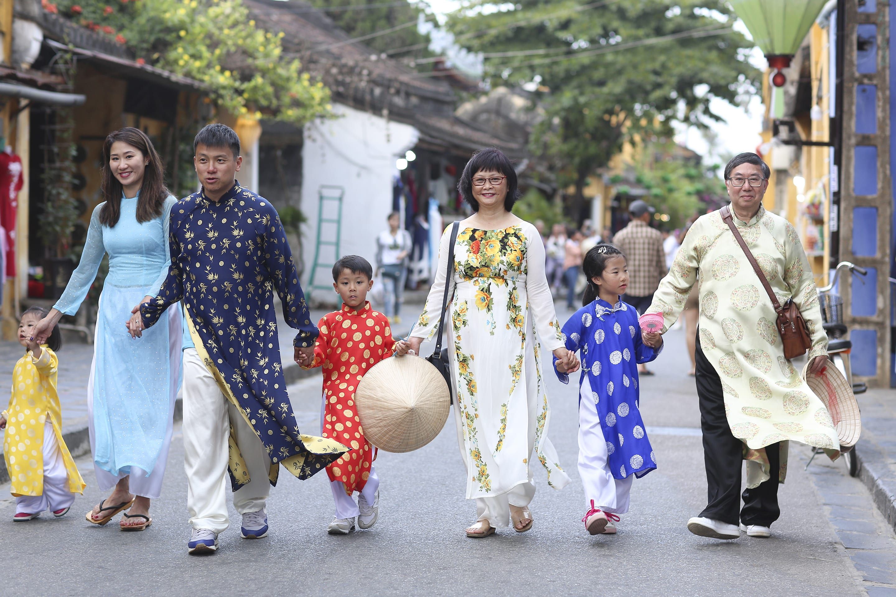 Experience Ao Dai Photoshoot in Hoi An