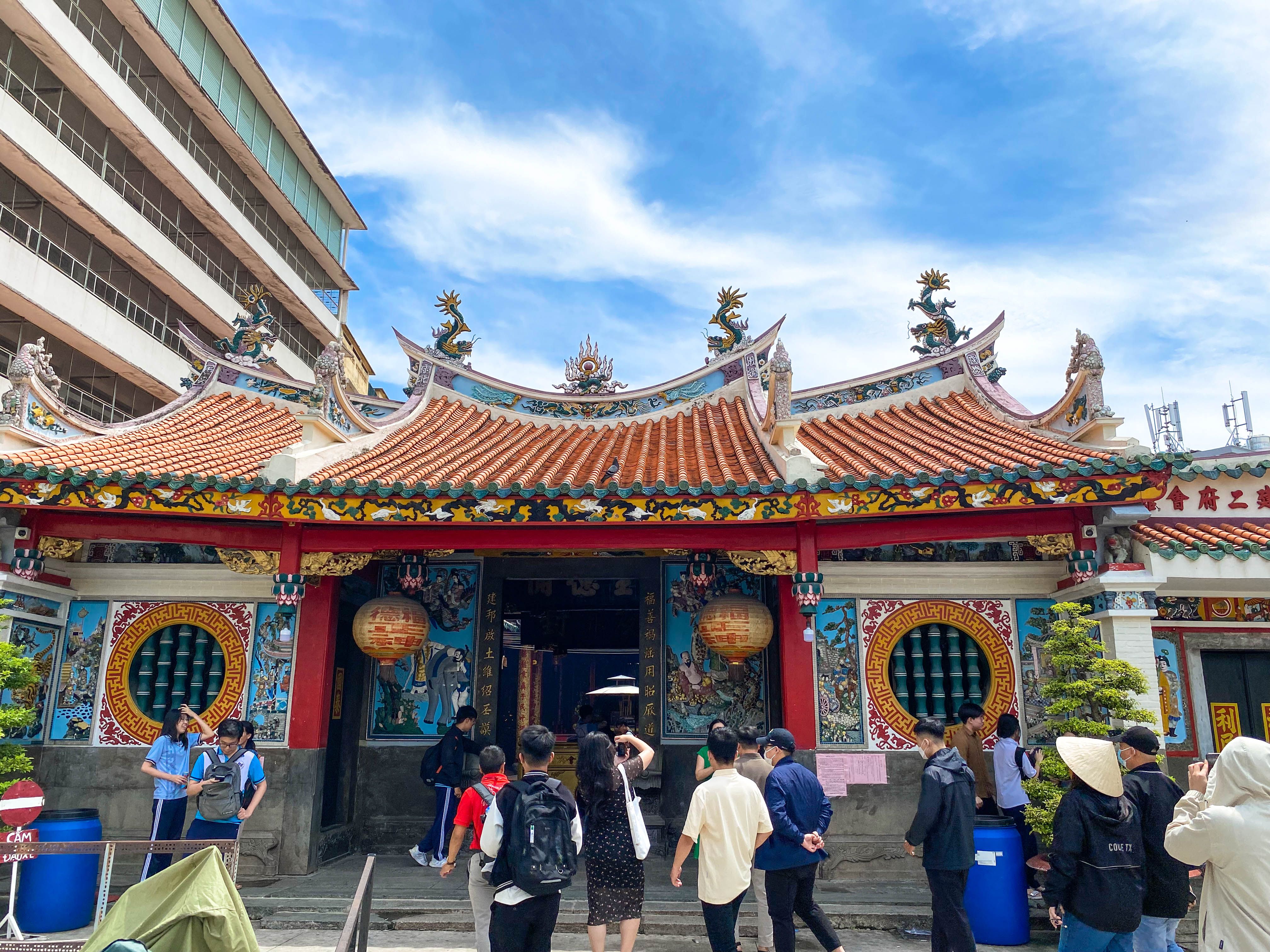 Saigon - Cholon Exploration Tour