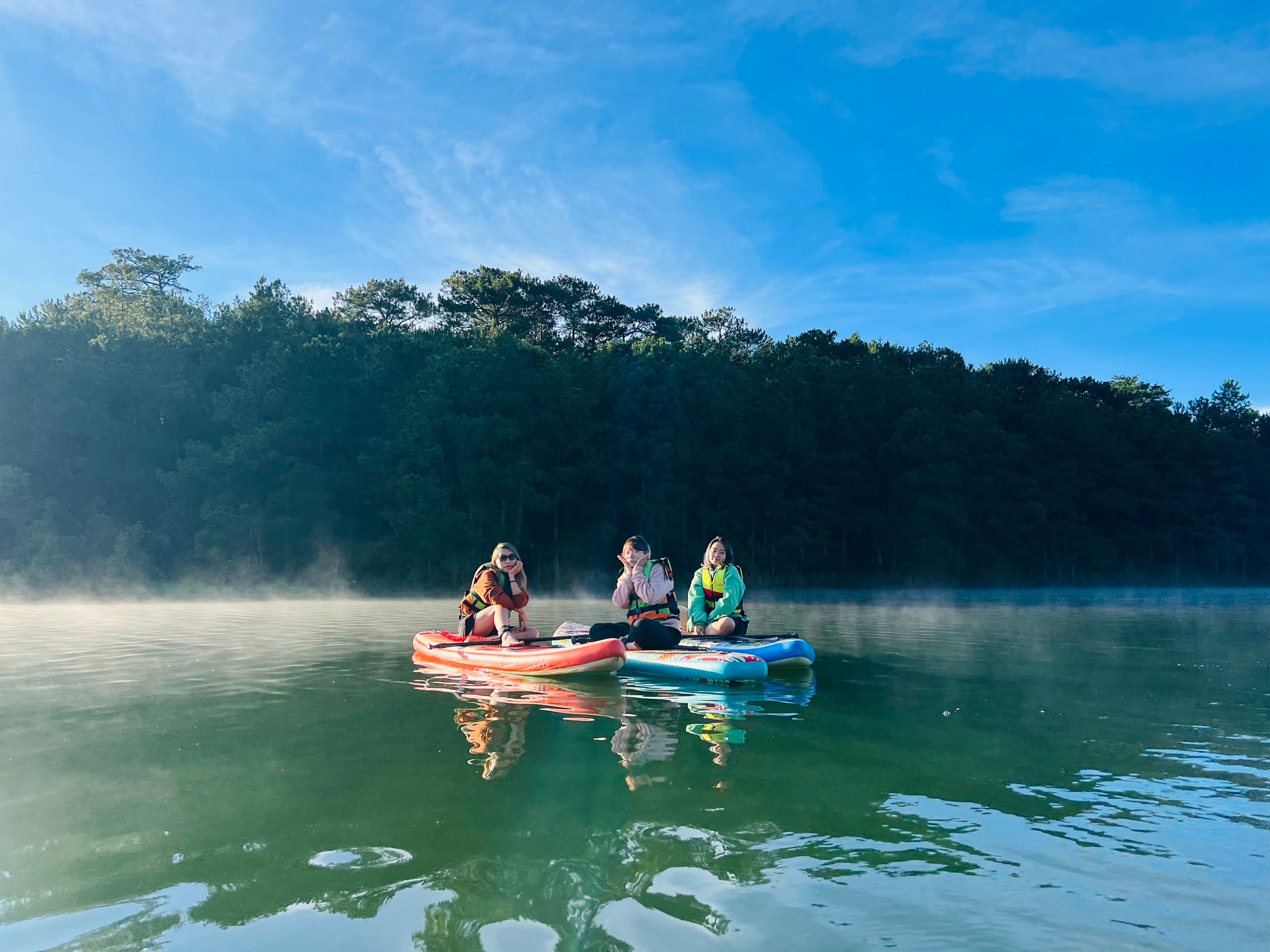SUP/KAYAK Experience Tour at Tuyen Lam Lake
