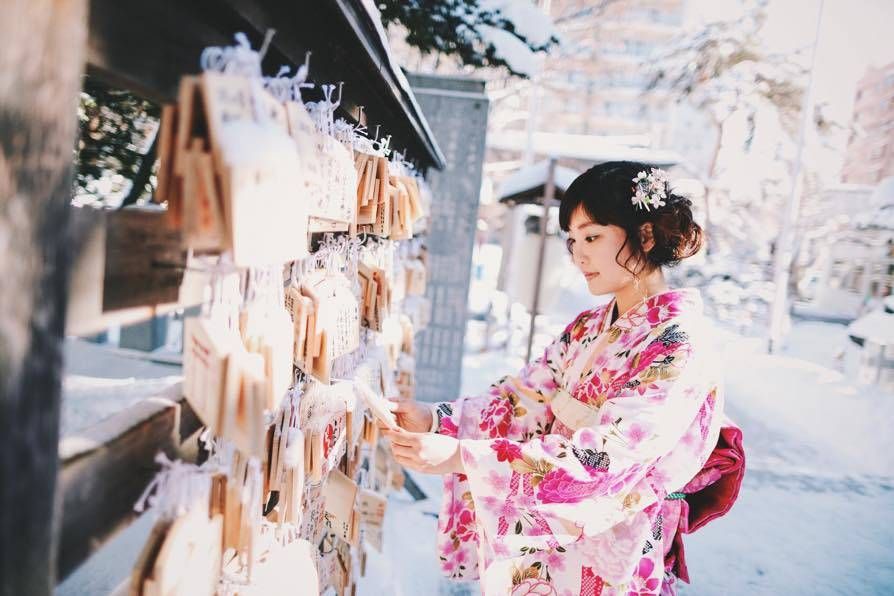 Mizuki Sakura Kimono Walking Experience (including kimono rental)