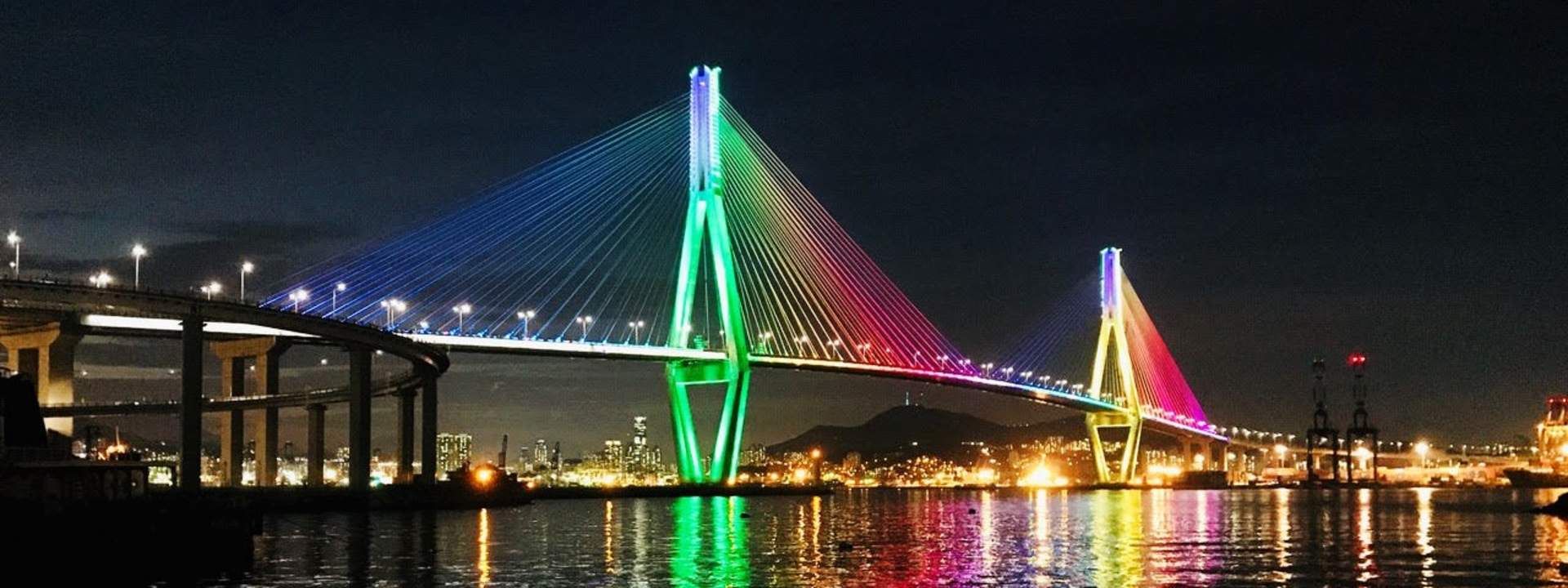 Busan Night Tour with Songdo Cable Car, The Bay 101, Gwangalli Beach, and Yeongdo Seaside Park